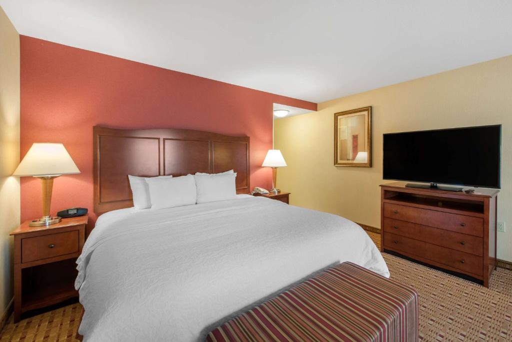 Hampton Inn & Suites Arcata - Studeerkamer Met Kingsize Bed - Niet-Rokers