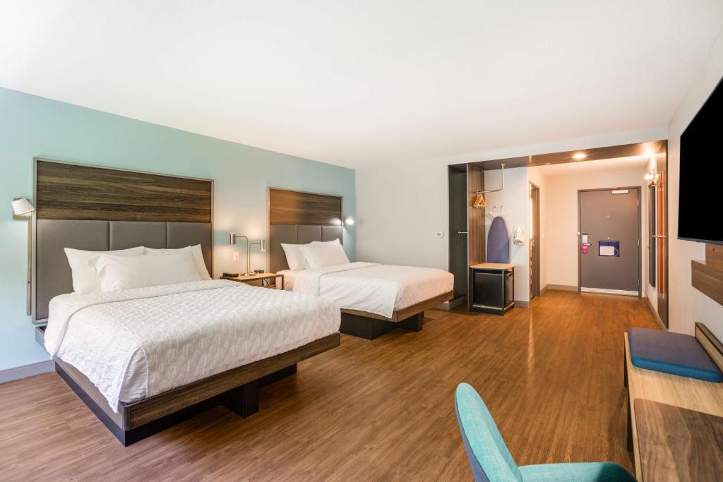 Tru By Hilton Saint Joseph - Queen Room With Two Queen Beds - Mobility Access