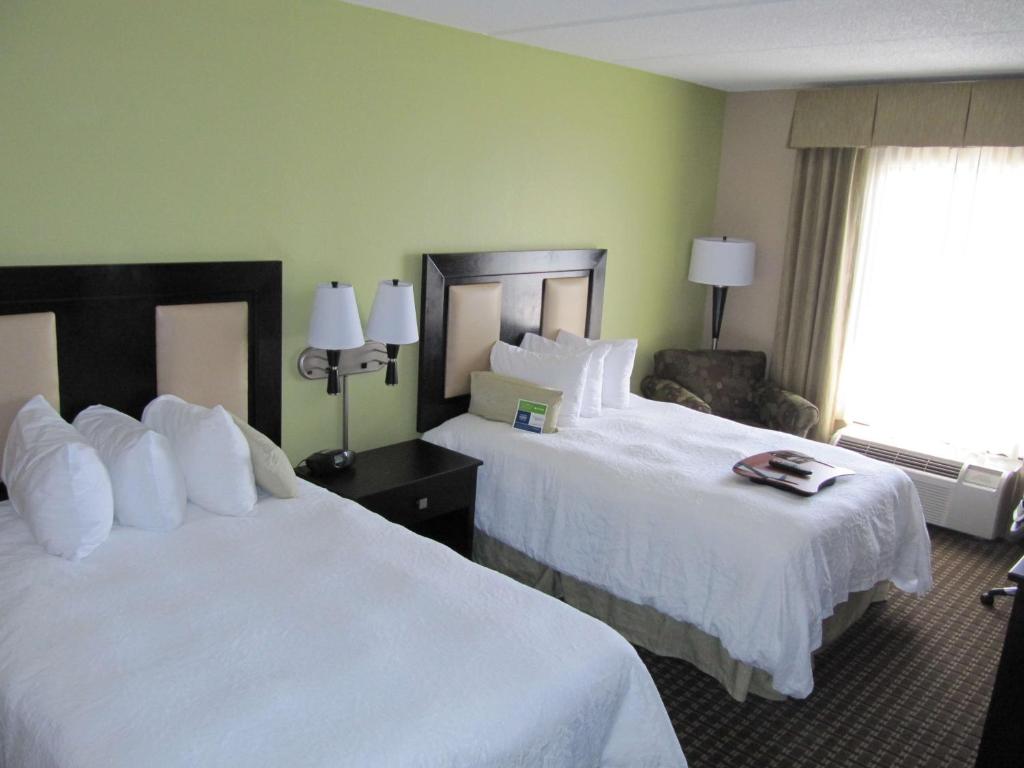 Postel nebo postele na pokoji v ubytování Hampton Inn Lindale/Tyler