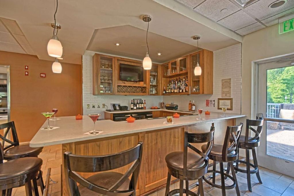 Kuchyň nebo kuchyňský kout v ubytování Hilton Garden Inn by Hilton Mount Laurel