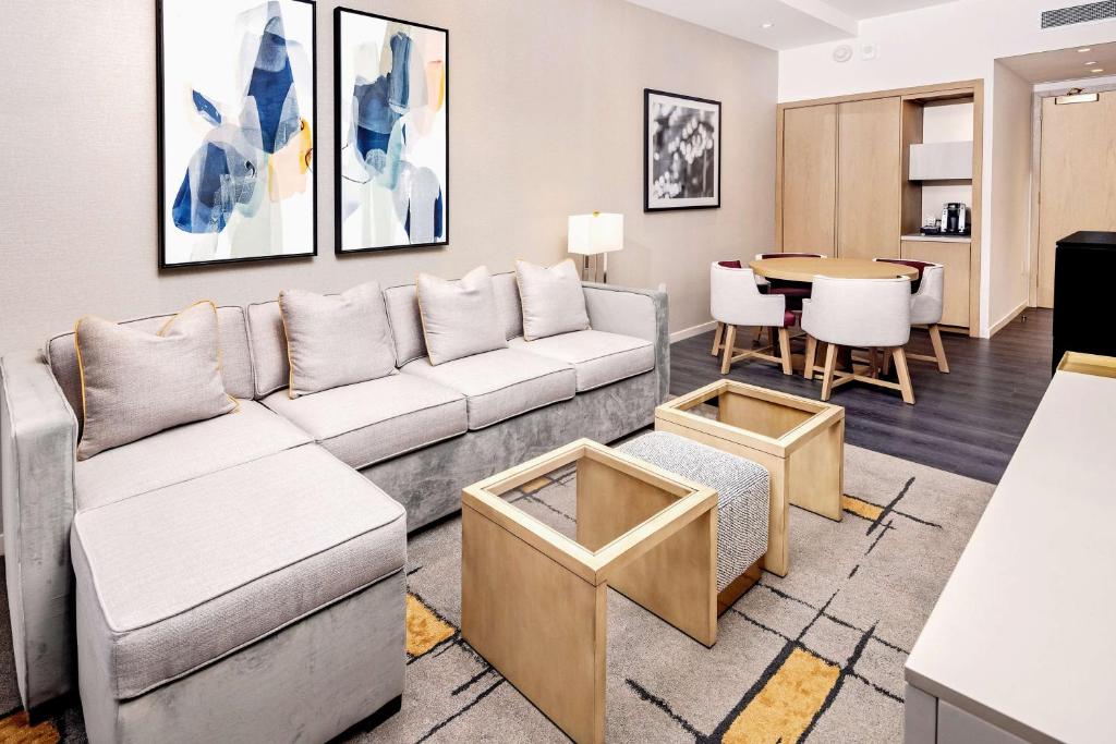 Posezení v ubytování Hilton Club The Central at 5th New York