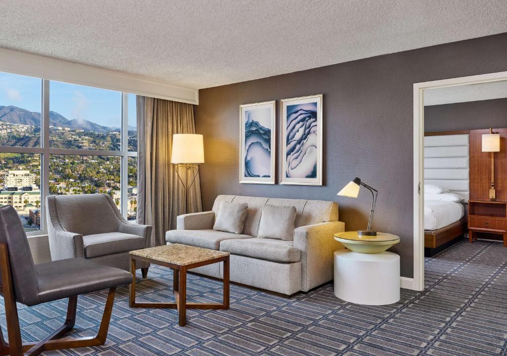 Hilton Los Angeles North-Glendale & Executive Meeting Center - 