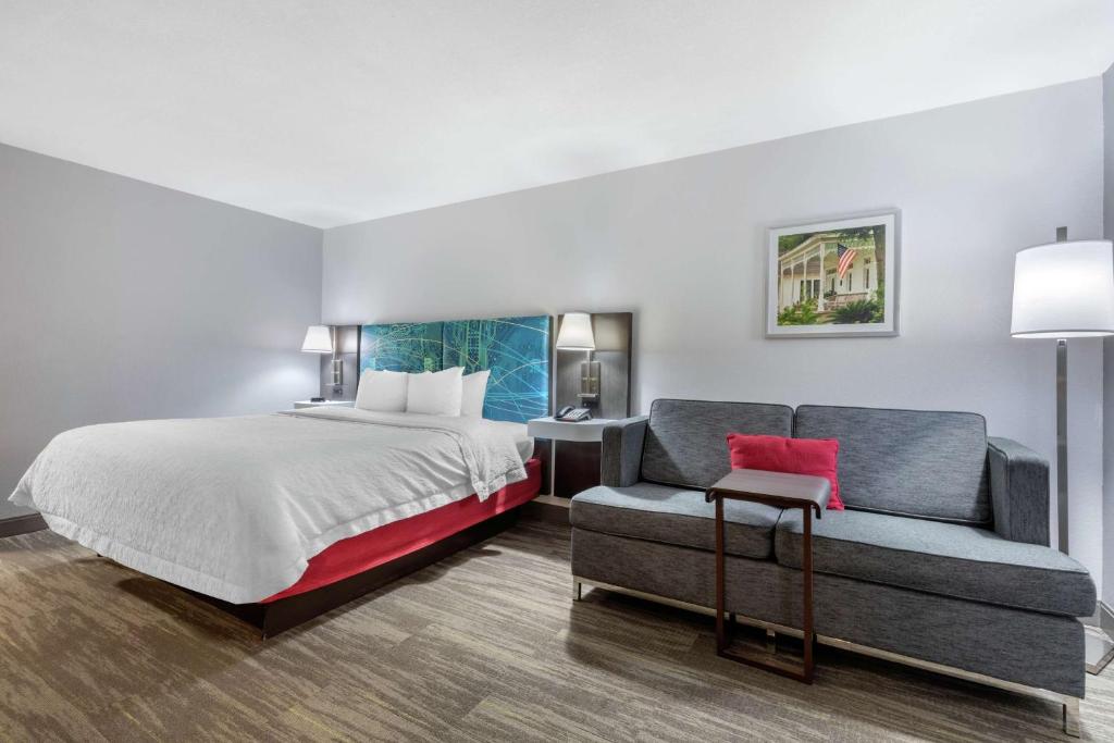 Hampton Inn Brookhaven - Room King Con Sofá Cama - No Fumadores