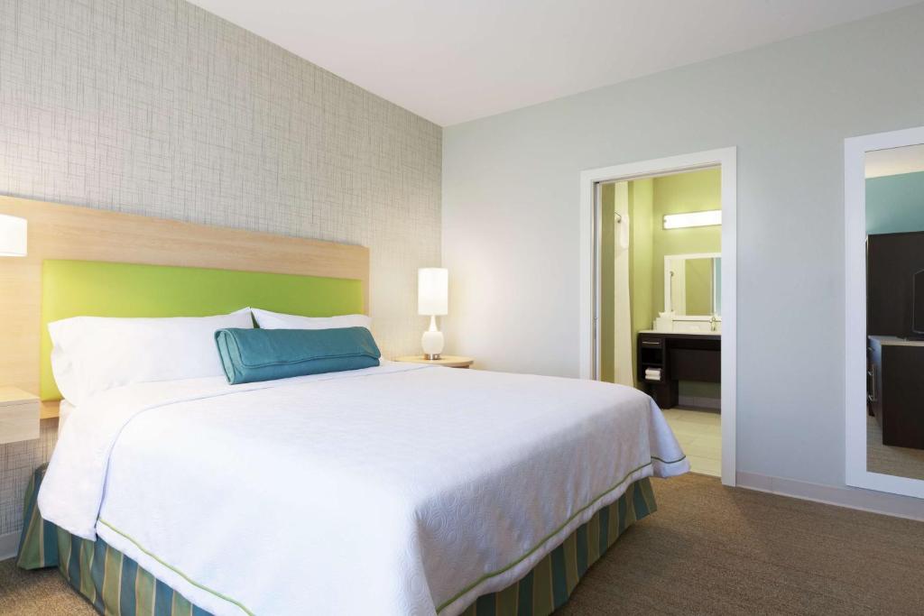 Postel nebo postele na pokoji v ubytování Home2 Suites by Hilton Amarillo West Medical Center
