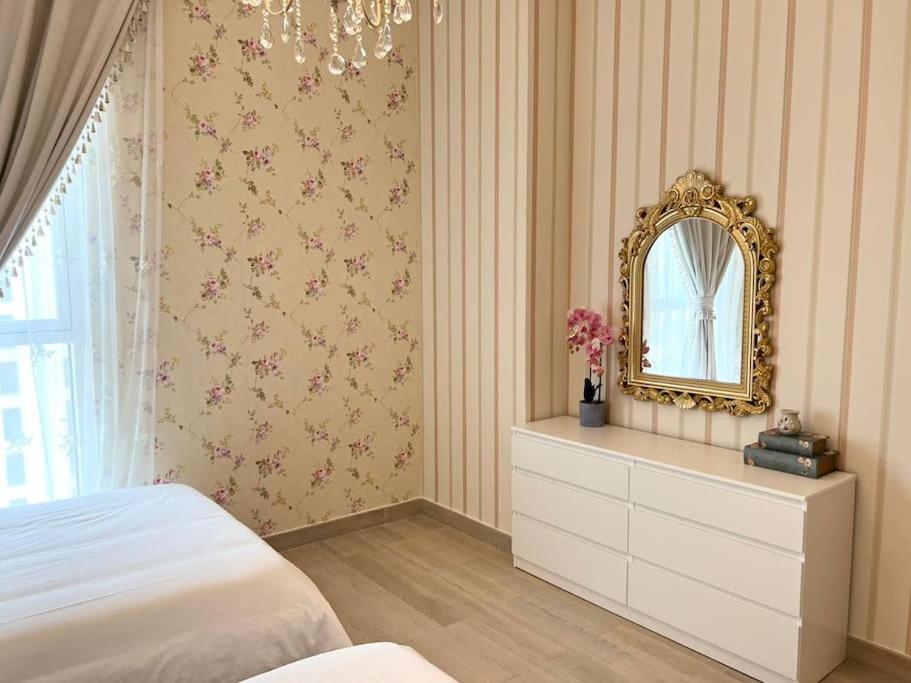 Fotografie z fotogalerie ubytování Elegant Victorian Retreat in Yas with Full sea view v destinaci Abu Dhabi
