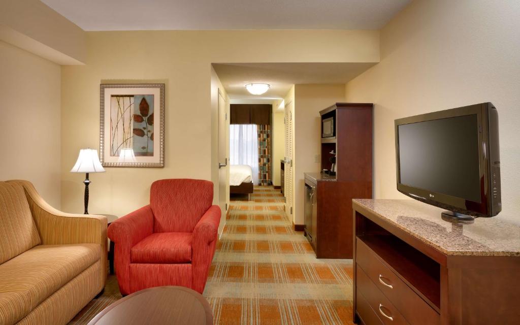 Hilton Garden Inn Clarksville - Junior King Suite With Sofa Bed