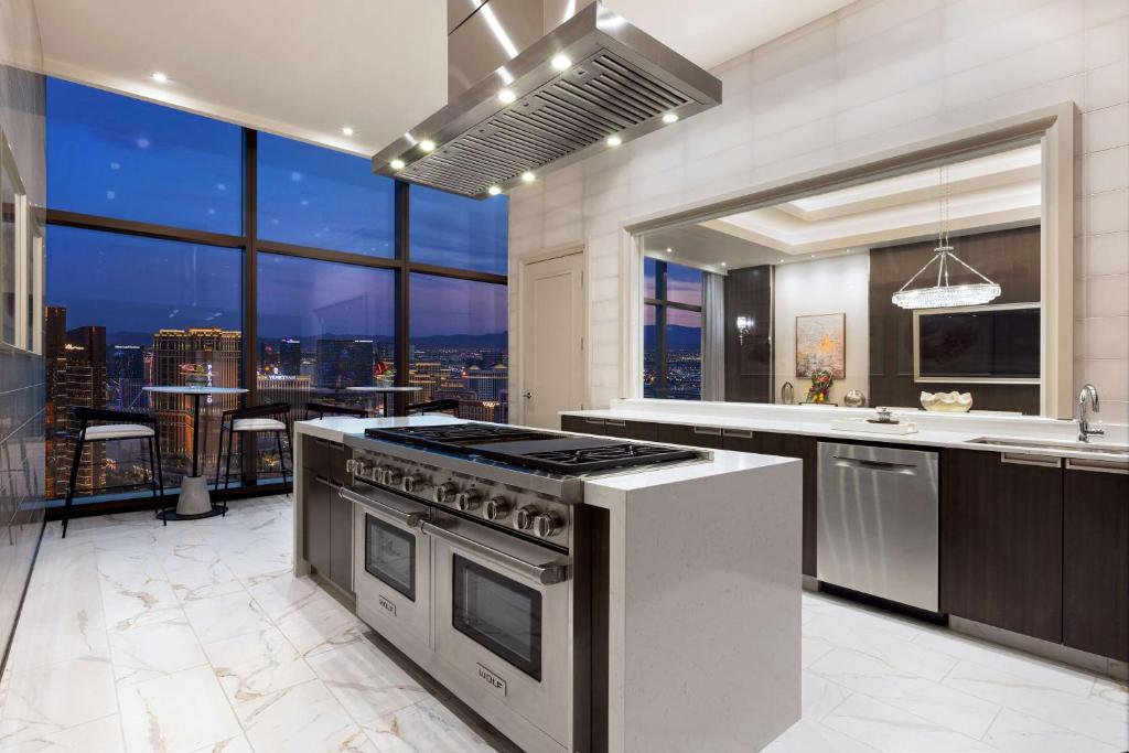 Crockfords Las Vegas, LXR Hotels & Resorts at Resorts World photo