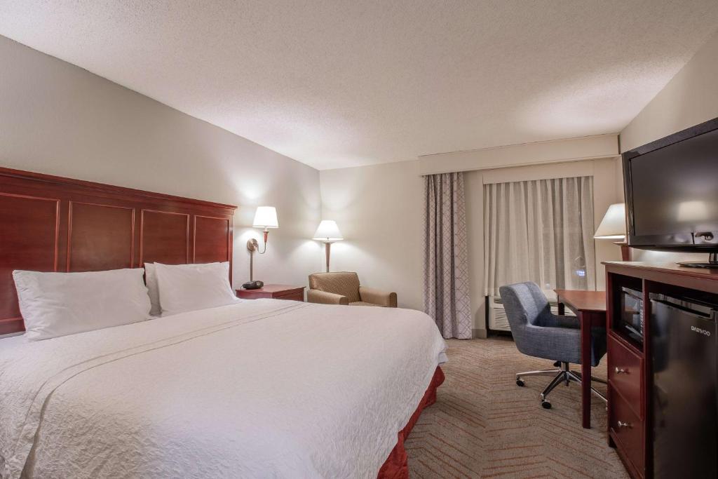 Hampton Inn & Suites Williamsburg-Richmond Road - 