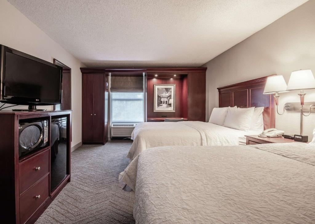 Hampton Inn & Suites Williamsburg-Richmond Road - 