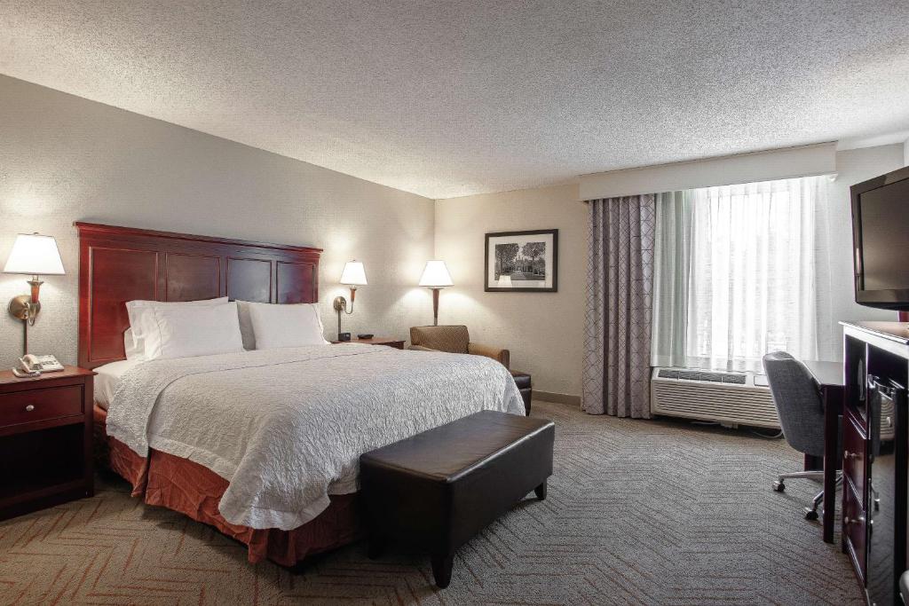 Hampton Inn & Suites Williamsburg-Richmond Road - 