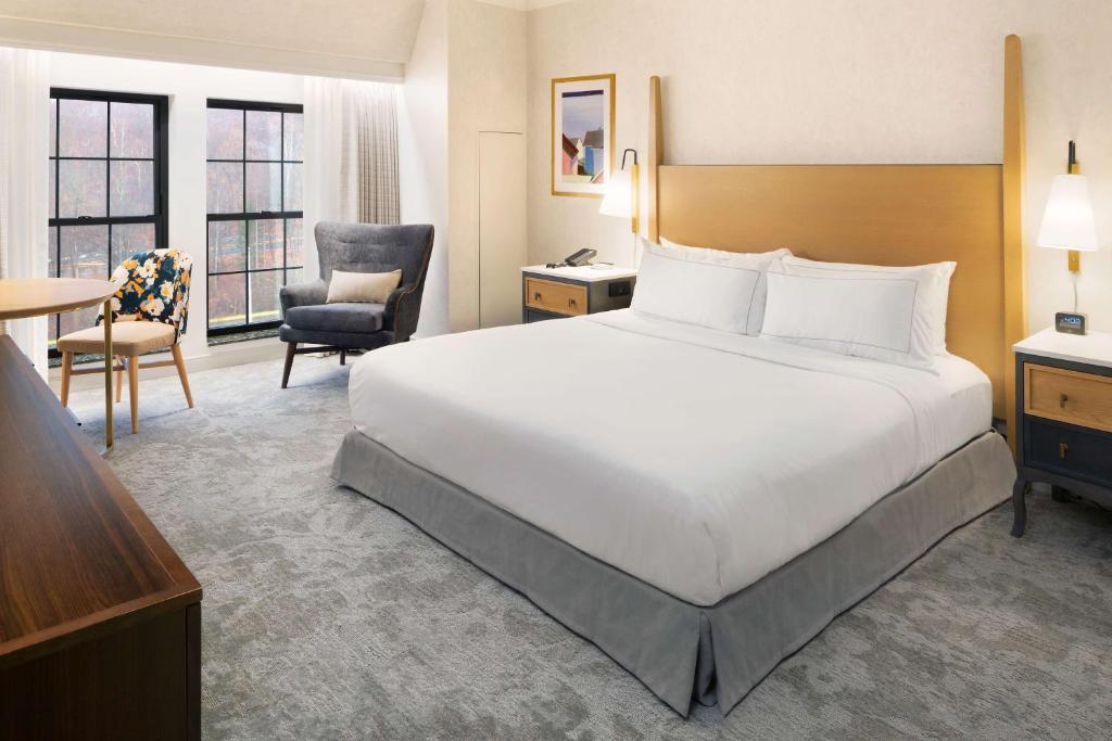 Hilton Pearl River - King Room With Bath Tub - Mobility Access