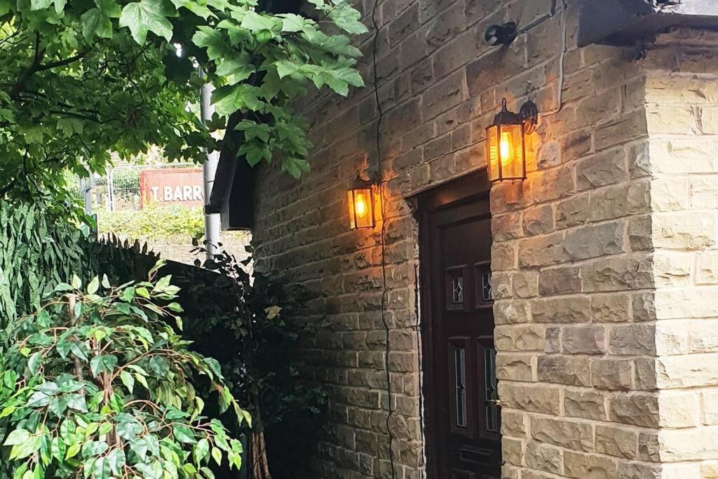 Lister Park Bradford Stylish 1bed Coach House Quiet & Tranquil Cottage & Parking, Shipley