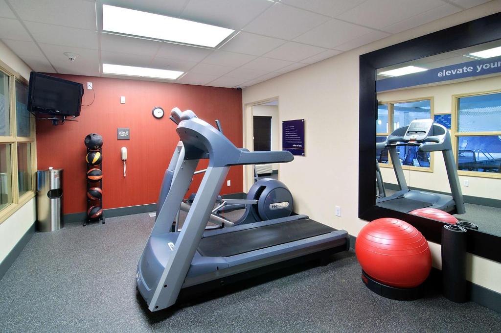 Fitness centrum a/nebo fitness zařízení v ubytování Hampton Inn Laramie