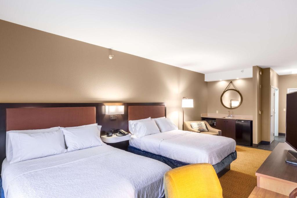 Postel nebo postele na pokoji v ubytování Hampton Inn Laramie