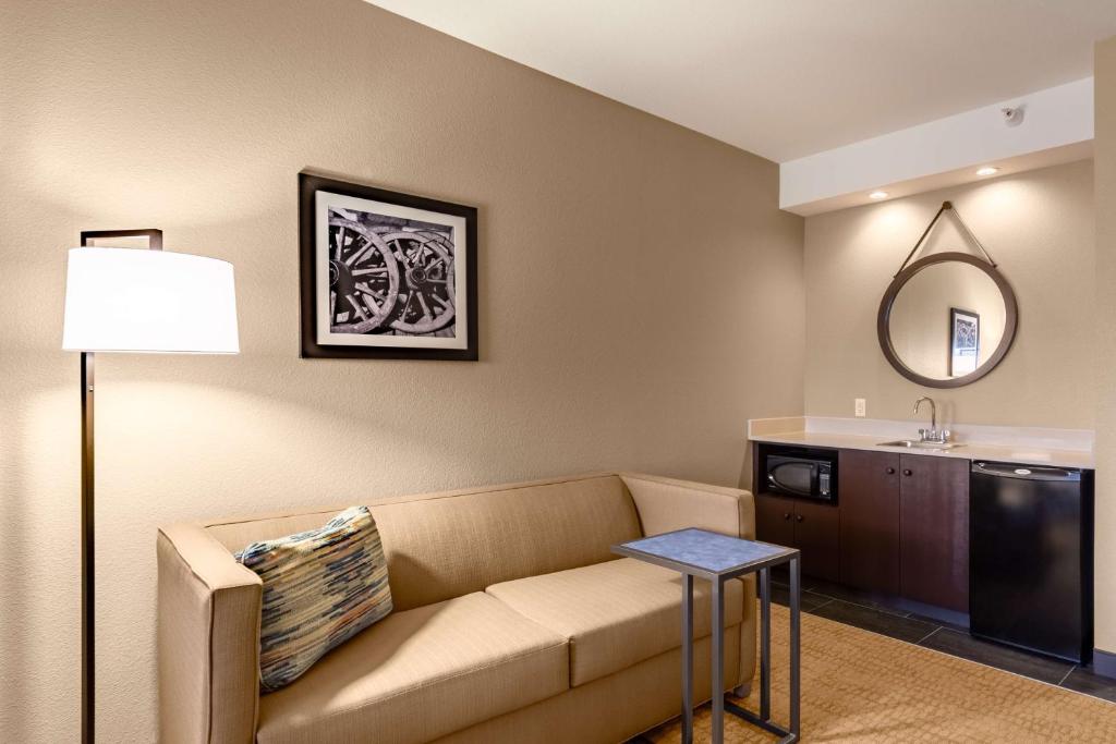 Posezení v ubytování Hampton Inn Laramie