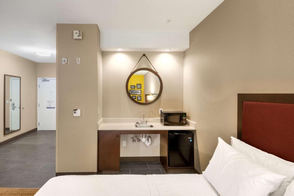 Postel nebo postele na pokoji v ubytování Hampton Inn Laramie