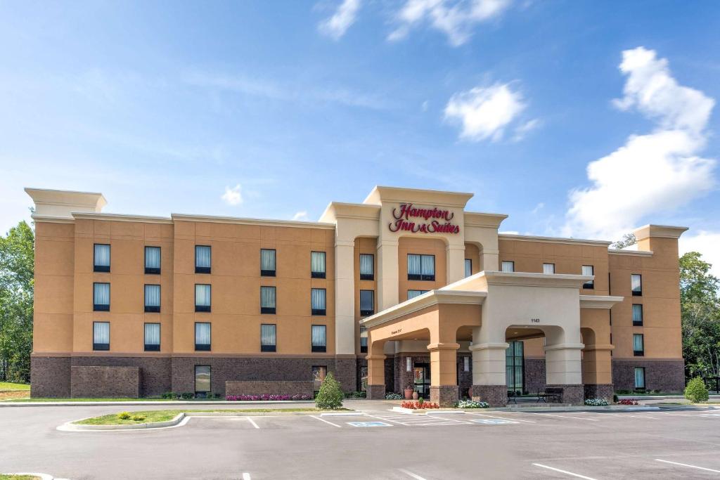 a rendering of the front of a hotel at Hampton Inn & Suites Manchester, TN in Manchester