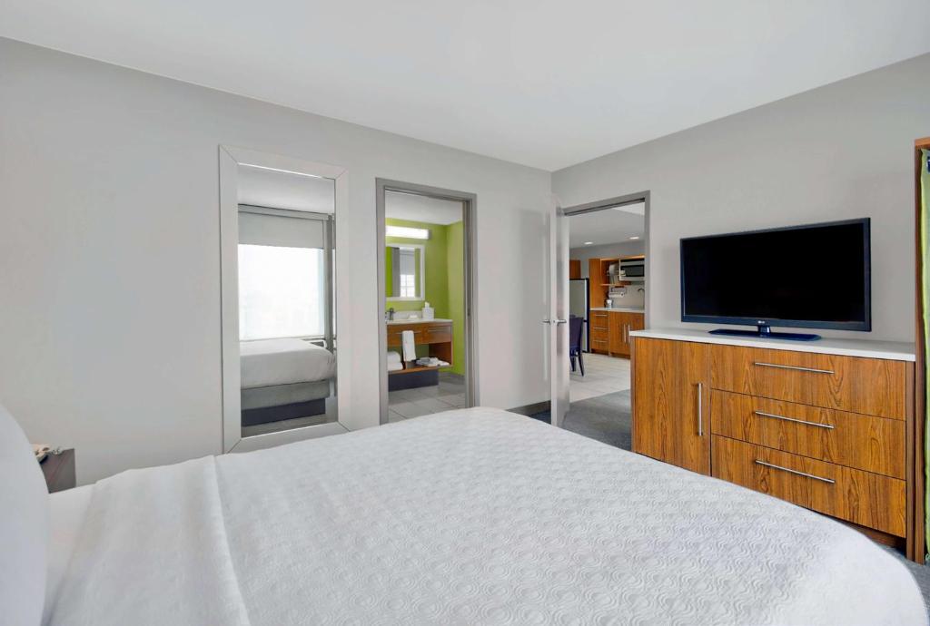 Home2 Suites by Hilton Rochester Henrietta, NY - One-Bedroom Queen Suite - Non-Smoking