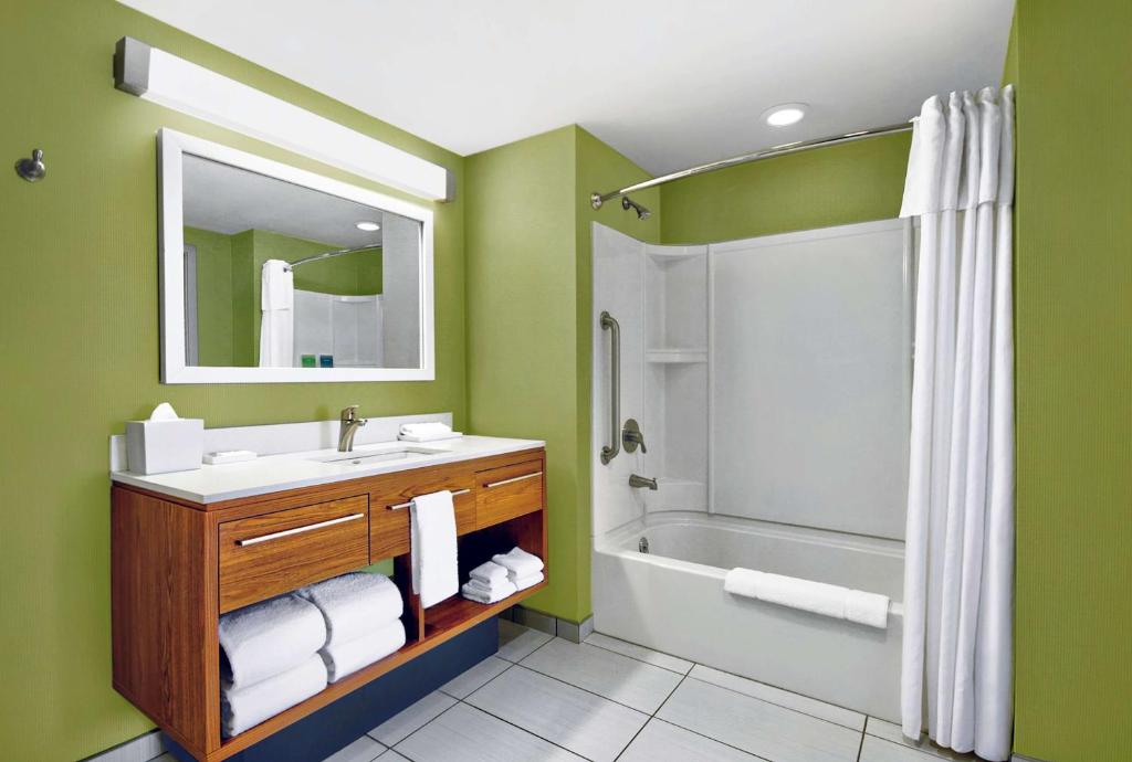 Home2 Suites by Hilton Rochester Henrietta, NY - Queen Studio With Two Queen Beds - Non-Smoking