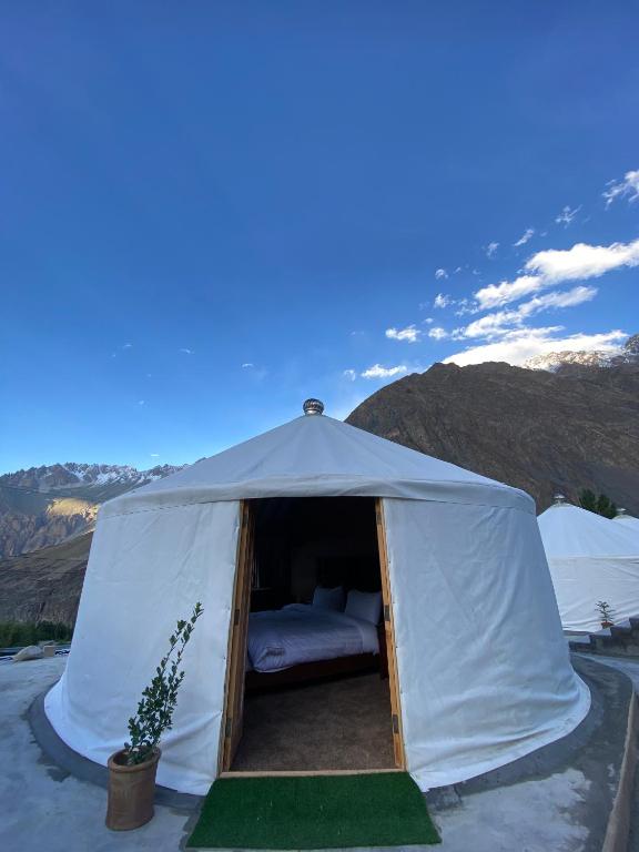 Nespecifikovaný výhled na hory nebo výhled na hory při pohledu z hotelu