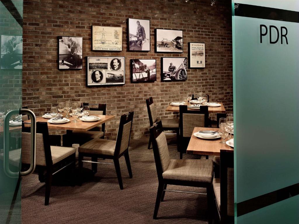DoubleTree Hotel & Suites Charleston Airport photo