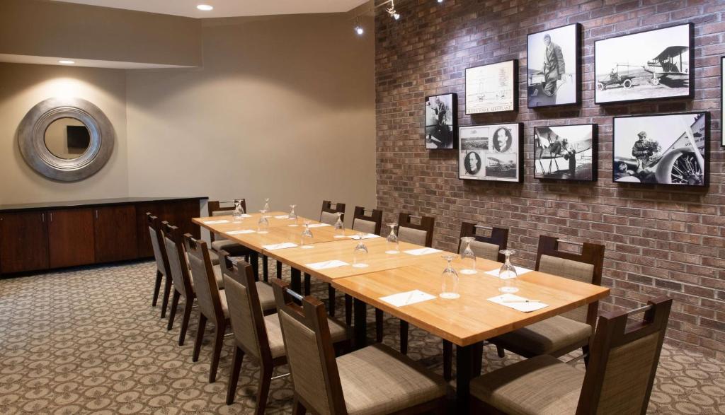 DoubleTree Hotel & Suites Charleston Airport photo