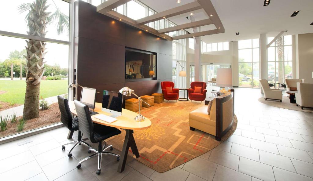 DoubleTree Hotel & Suites Charleston Airport photo