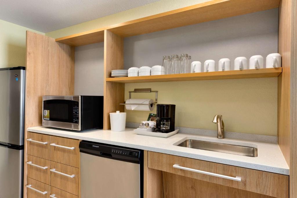 Home2 Suites By Hilton-Cleveland Beachwood photo