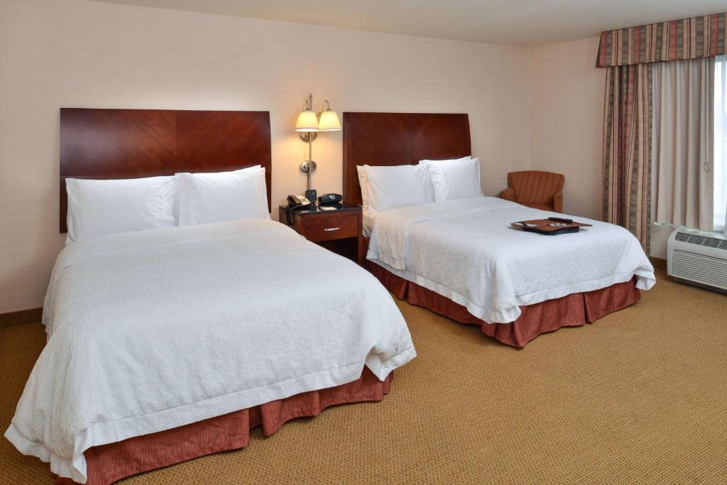 Hampton Inn & Suites Tacoma - Habitación Con Dos Camas Queen - No Fumadores
