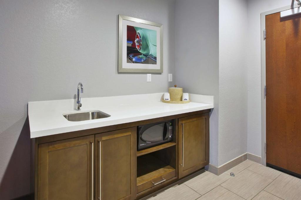 Hampton Inn by Hilton Detroit Dearborn, MI - Suite Queen Avec Deux Lits Queen - Non-fumeurs