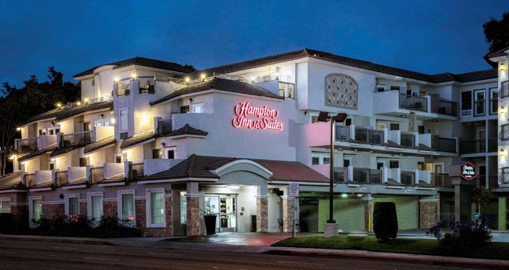 Hampton Inn and Suites Hermosa Beach