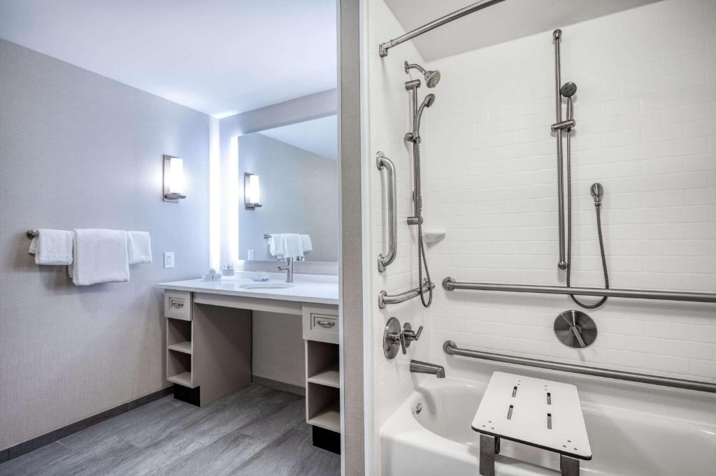 Homewood Suites By Hilton Worcester photo