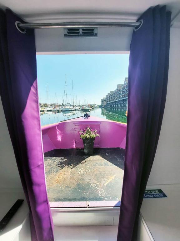 Fotografie z fotogalerie ubytování The Joker Boat v destinaci Liverpool