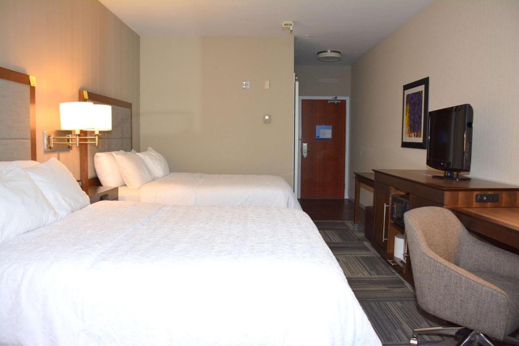 Postel nebo postele na pokoji v ubytování Hampton Inn Grand Junction