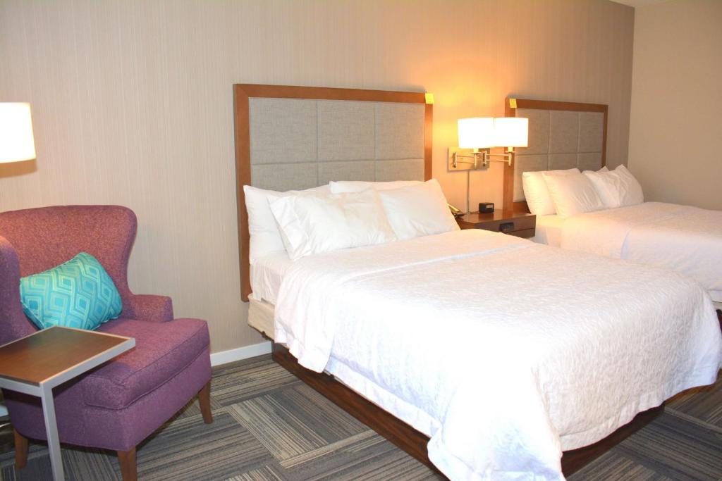 Postel nebo postele na pokoji v ubytování Hampton Inn Grand Junction