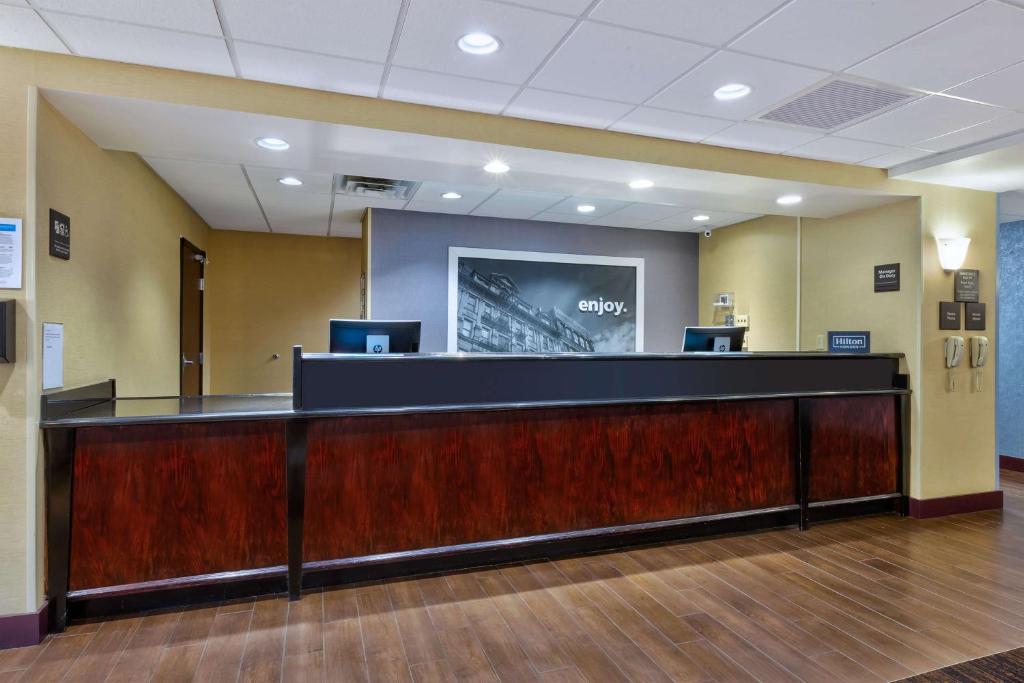 Hampton Inn Waterbury photo