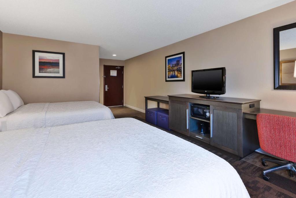 Hampton Inn Waterbury photo