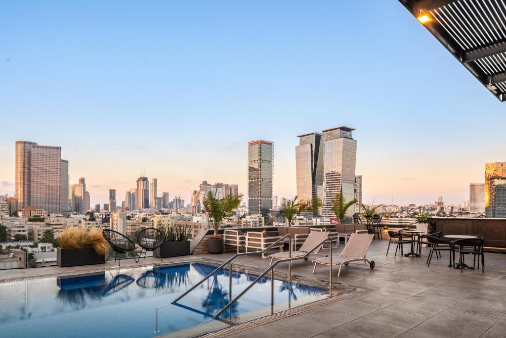 Bazén v ubytování Jo Shtibel Tel-Aviv nebo v jeho okolí