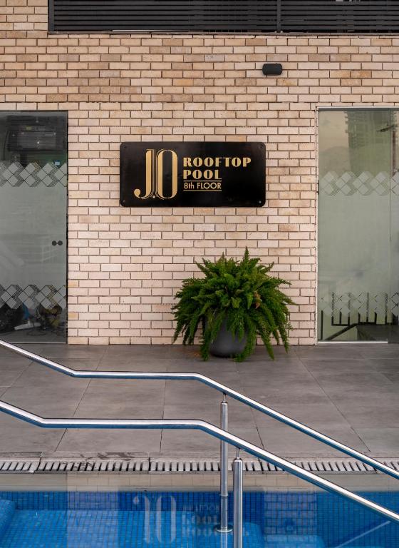Bazén v ubytování Jo Shtibel Tel-Aviv nebo v jeho okolí