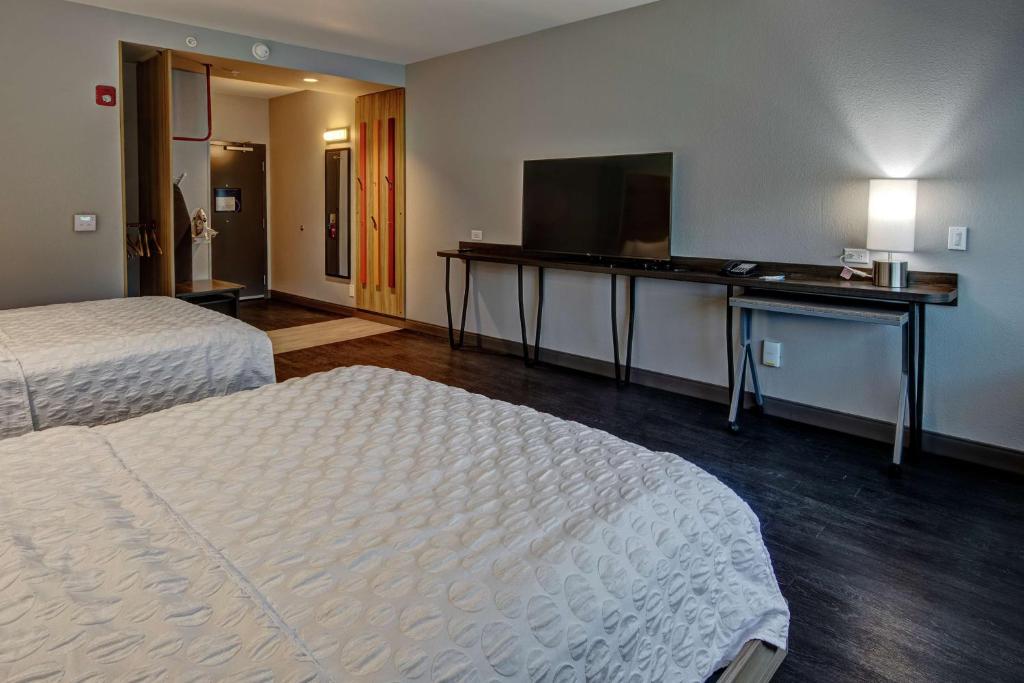 Tru By Hilton Roanoke Hollins - Queen Room With Two Queen Beds - Mobility Access