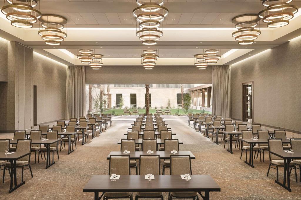 Hilton North Scottsdale At Cavasson photo