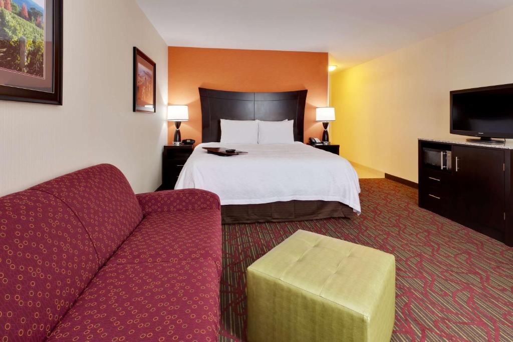 Postel nebo postele na pokoji v ubytování Hampton Inn Seneca Falls