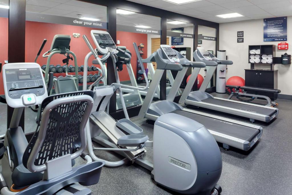 Fitness centrum a/nebo fitness zařízení v ubytování Hampton Inn Miami/Dadeland