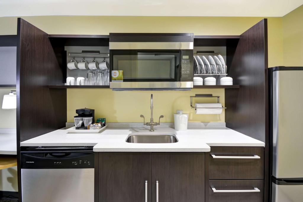 Home2 Suites By Hilton Maumee Toledo - 