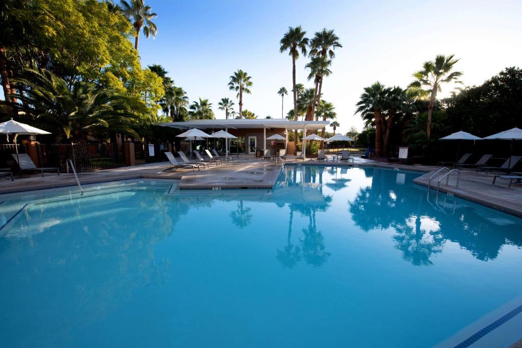 Bazén v ubytování DoubleTree by Hilton Tucson-Reid Park nebo v jeho okolí