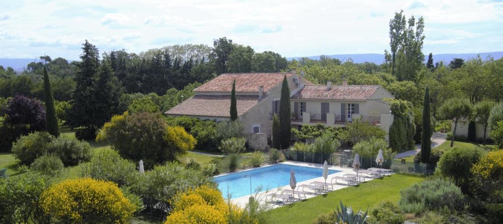 Bazén v ubytování Gîte Crillon - Mas Les Fleurs d'Hilaire nebo v jeho okolí