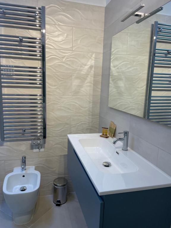 A bathroom at Nina e il mare