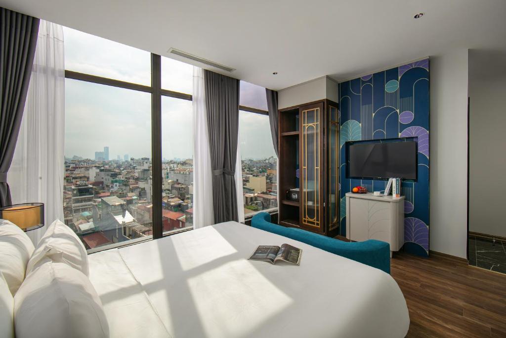 MAY DE VILLE Lakeside Hotel - 15