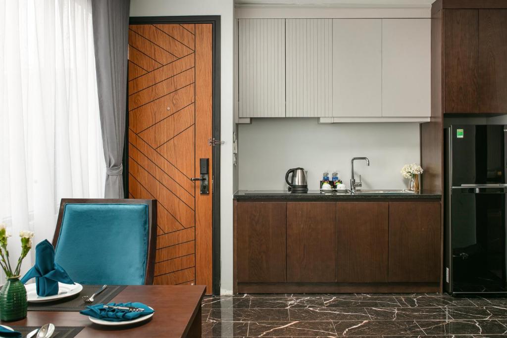 Suite May De Ville Grand Có Ban Công