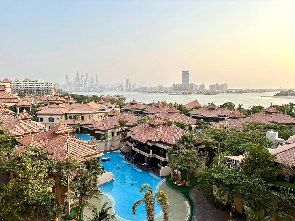 Lux BnB I Palm Jumeirah Resort I Palm Views, Dubai (updated prices 2026)